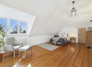 Bedroom- click for photo gallery